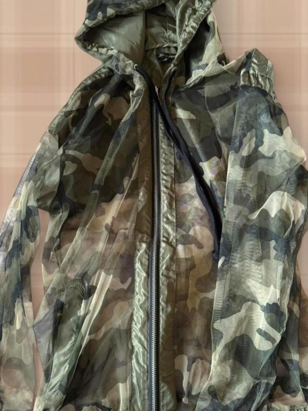 Camo jacket with hood + mesh sleeves